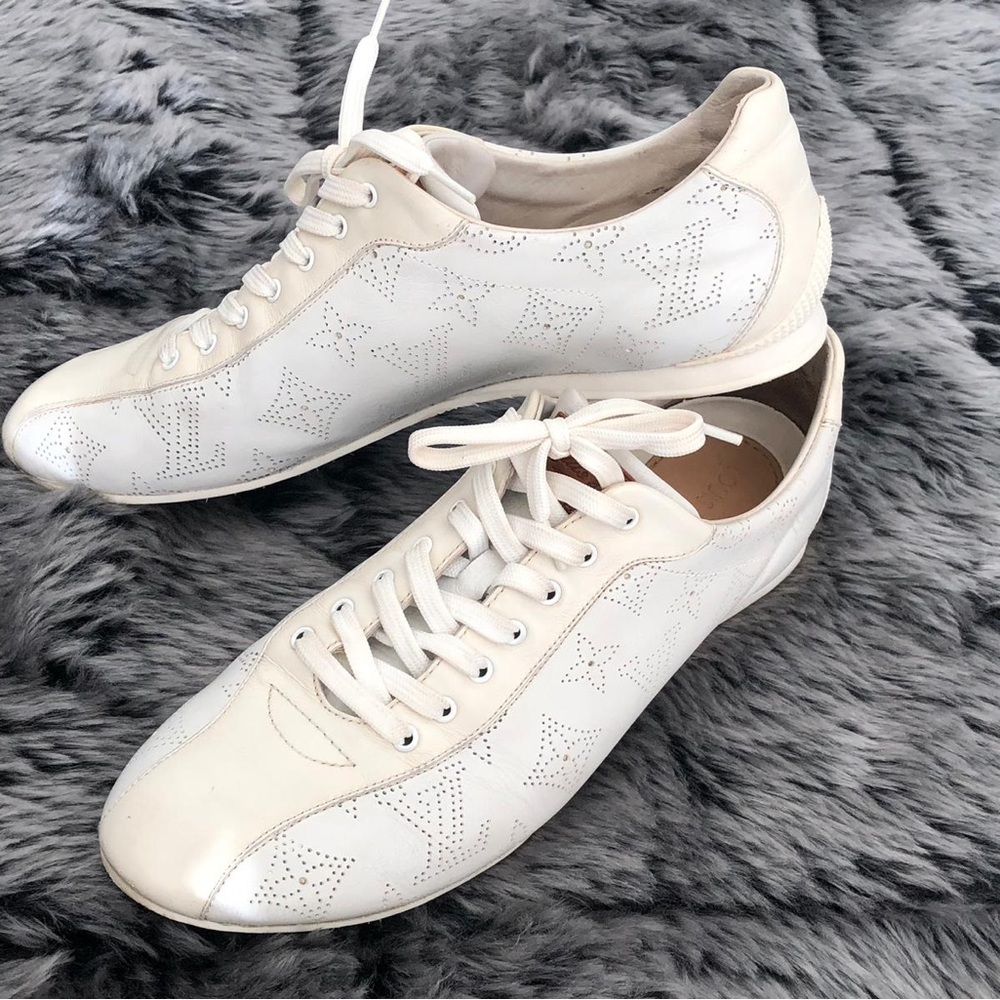 Louis Vuitton size 39 sneakers